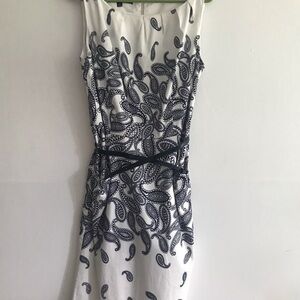 Nine West size 14 white with blue line design
